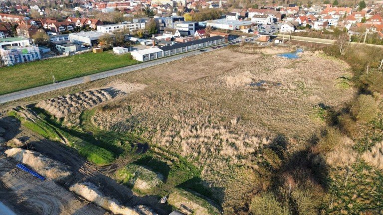 LUFTBILD 1 Neustadt am R�benberge Gemischt-Grundst�ck PROJEKTGRUNDST�CK MIT KONZEPT F�R PFLEGE, BOARDINGHOUSE, STORAGE UND WOHNEN