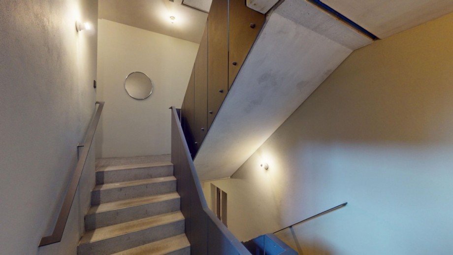 ELEGANTES TREPPENHAUS Etagenwohnung Braunschweig