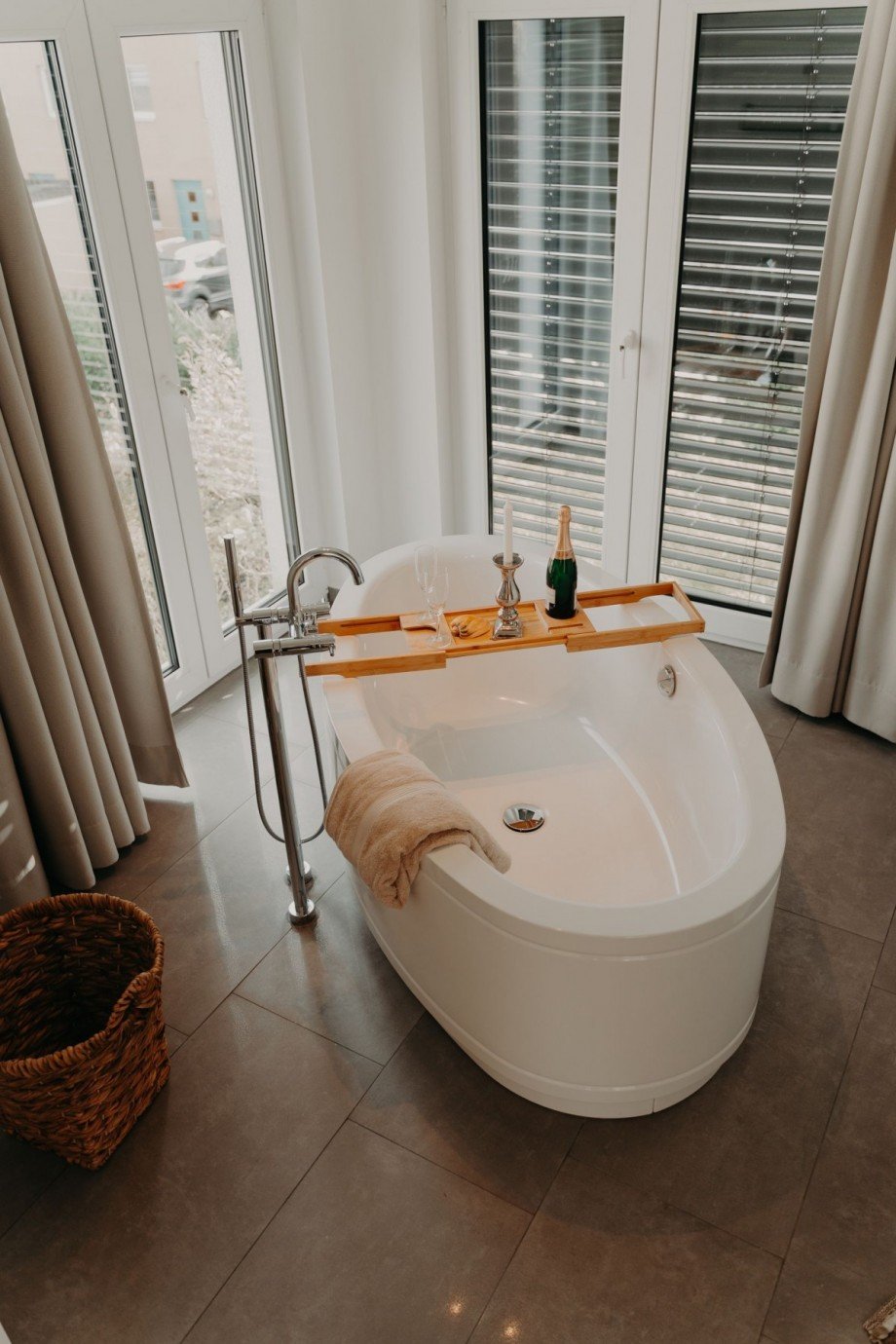 MASTER BATHROOM 2 Villa Wolfenb�ttel