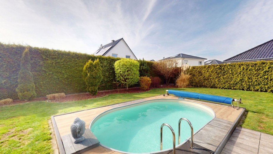 PRIVATER GARTEN MIT POOL Einfamilienhaus Vechelde