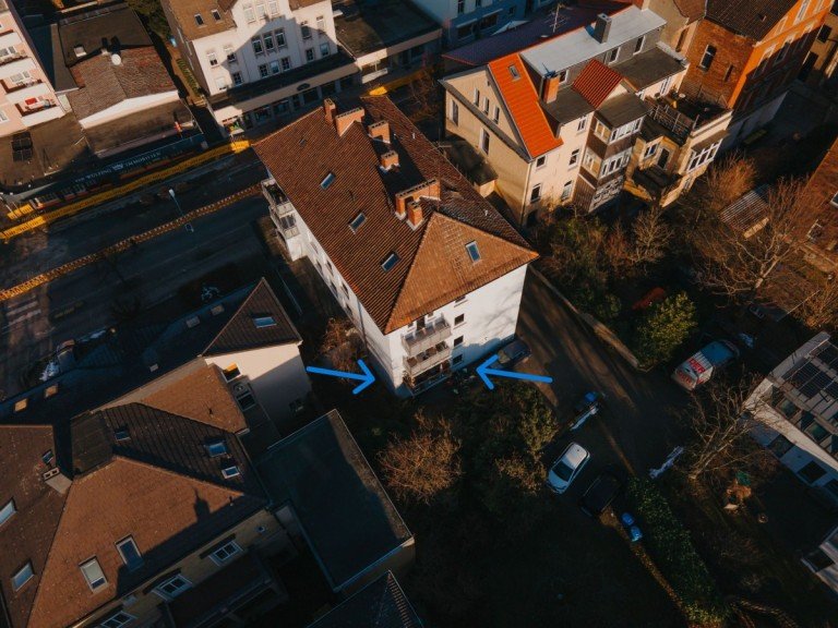 LUFTBILD DER WHNG Braunschweig Erdgeschosswohnung WOHNUNG AM SCHLOSS MIT EIGENEM GARTEN - SANIEREN & EINZIEHEN!