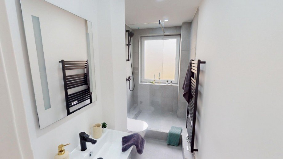 MODERNES DUSHBAD Etagenwohnung Braunschweig