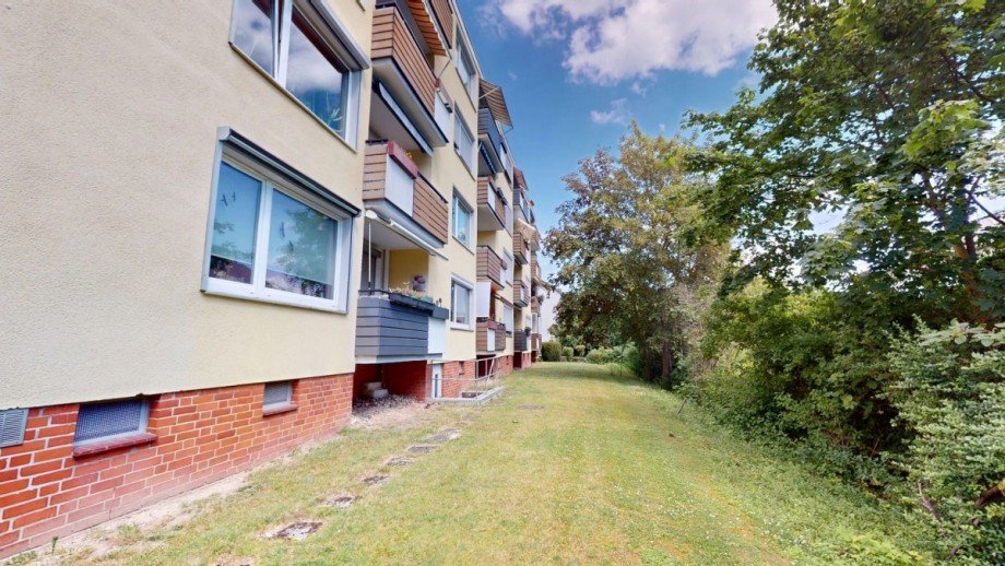 AUSSENANSICHT ENSEMBLE Etagenwohnung Wolfenb�ttel