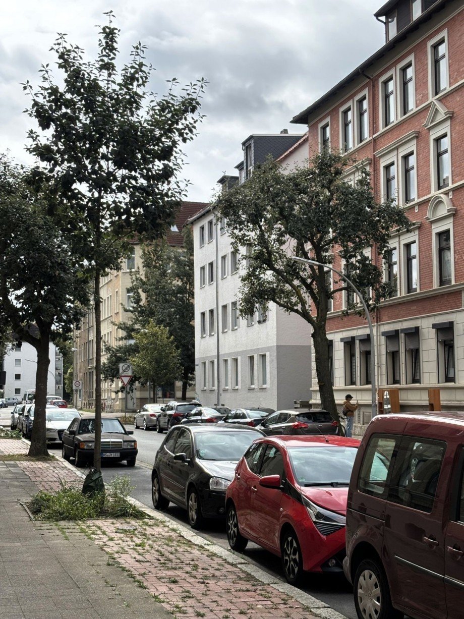 BLICK IN DIE STRA�E Mehrfamilienhaus Braunschweig