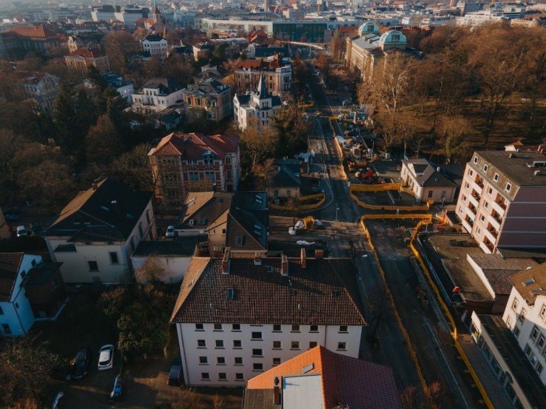 Luftaufnahme mit Mesolage.jpeg Braunschweig Mehrfamilienhaus Value-Add-Investment im �stl. Ringgebiet - Entwicklung von bis zu f�nf Mikroaparments in Top-Lage