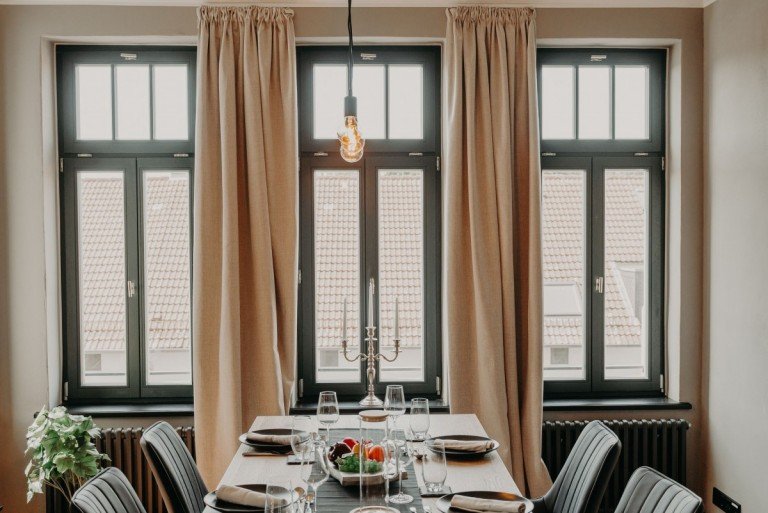 DAS ESSZIMMER Braunschweig Etagenwohnung LUXURI�S SANIERTE ALTBAUETAGE MIT BALKON IM INNEREN �STLICHEN RING