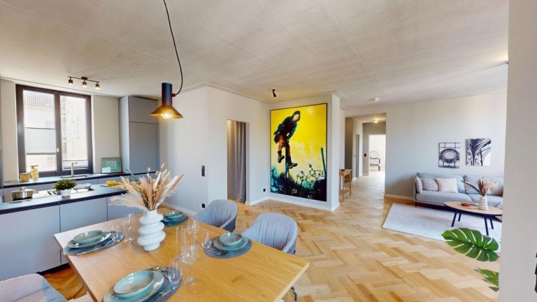 WOHN-ESSBEREICH Braunschweig Etagenwohnung PRIVATLIFT IN DIE WOHNUNG, 2 BALKONE & EINE LUXUSEINBAUK�CHE - AUSSERGEW�HNLICHER WOHNSTIL AUF 120M�