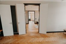 DER DURCHBLICK AUSSERGEW�HNLICHE ALTBAUETAGE // LUXURI�S SANIERT, GEM�TLICH & MIT STIL