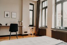 DAS G�STEZIMMER EN SUITE AUSSERGEW�HNLICHE ALTBAUETAGE // LUXURI�S SANIERT, GEM�TLICH & MIT STIL