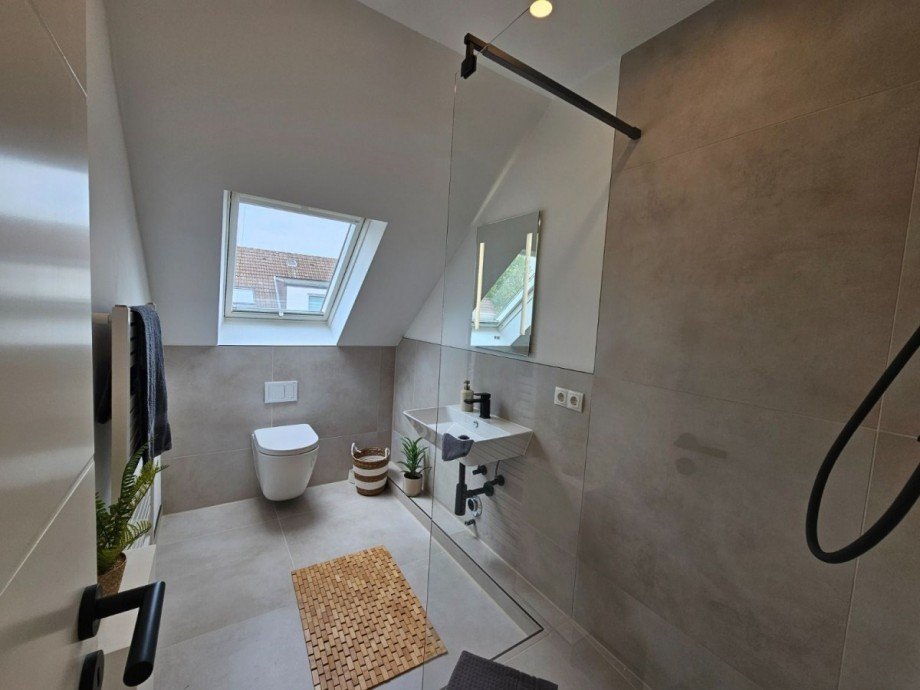 MODERNES BAD Etagenwohnung Braunschweig